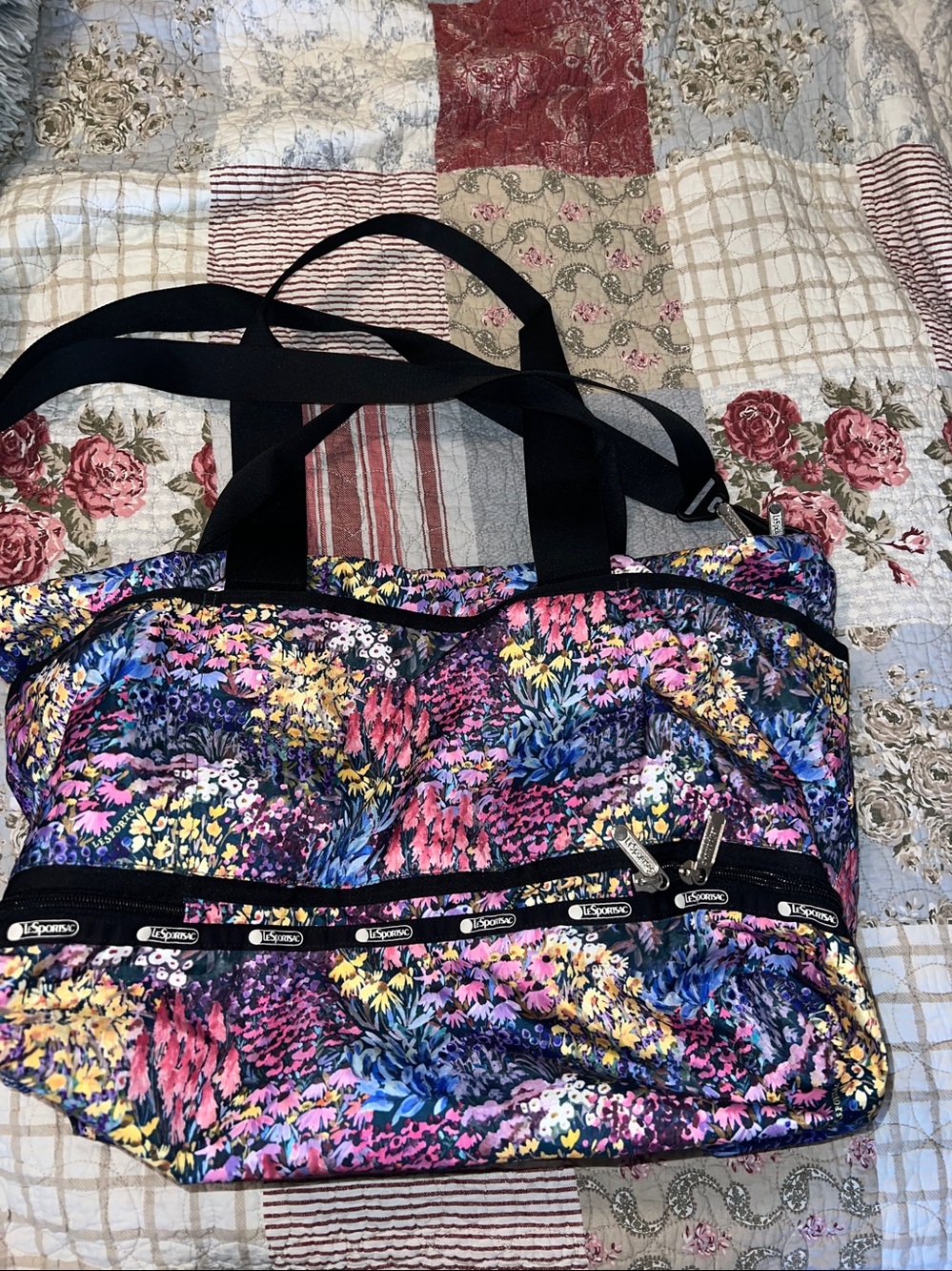 LeSportsac dakota medium deluxe overnight BAG purse - Picture 4 of 7